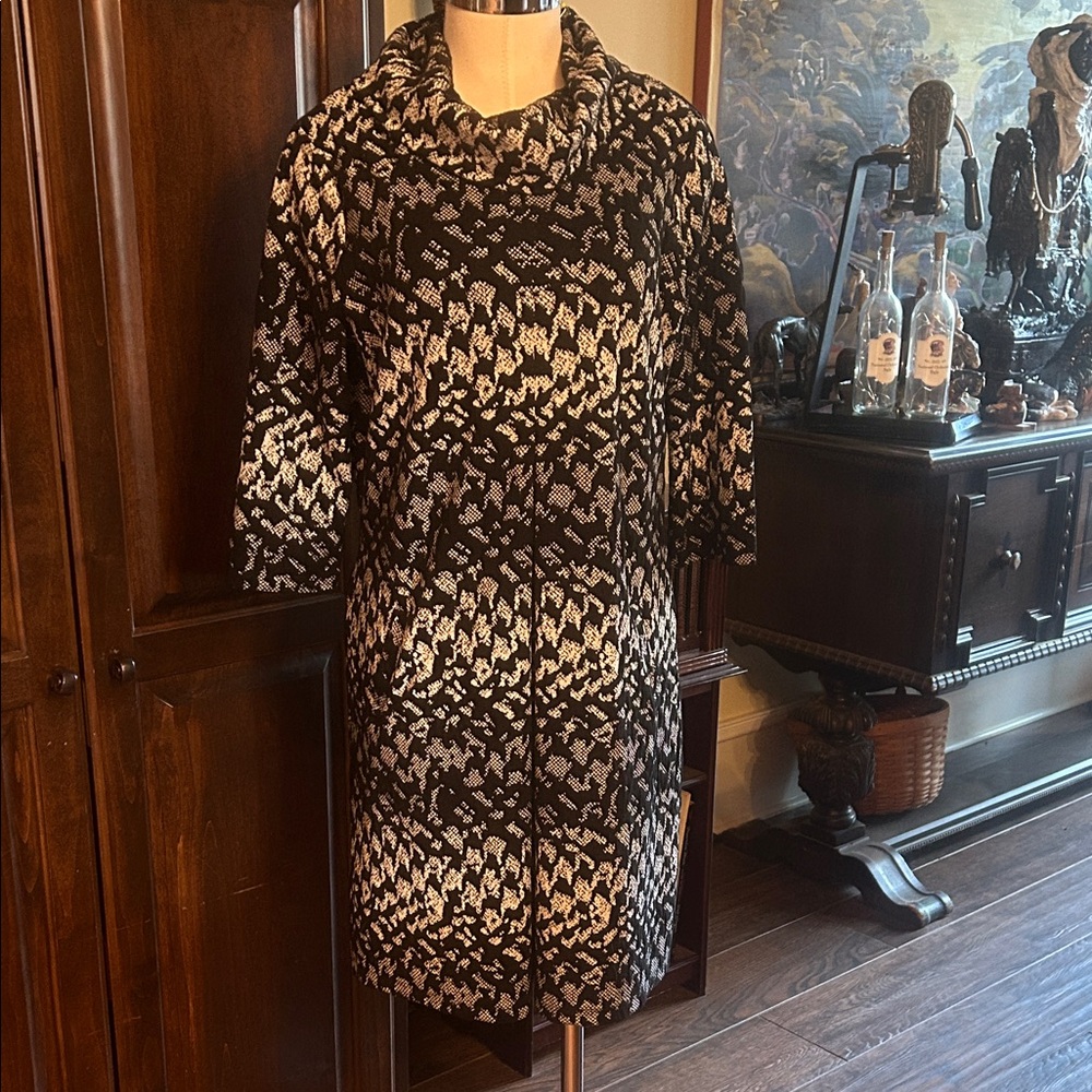 Renuar Sz M Black and White Optic Patterned Sweater Midi Dress GUC